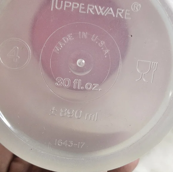 Tupperware - Picture 4 of 8